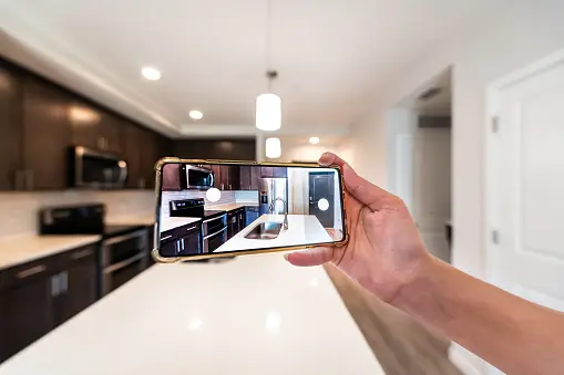 Real estate agents utilizing Instagram Stories to engage with followers